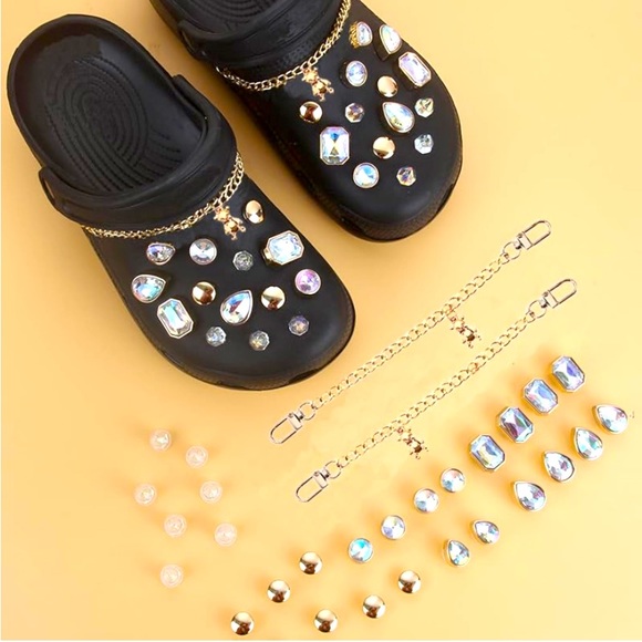 1 LEFT! Jibbitz stainless steel rhinestone,pearl &bear chain shoe charms (28)NWT - Picture 3 of 9